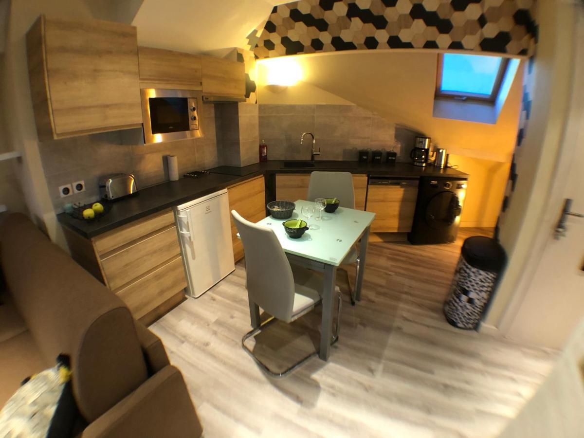 Au Bord Du Lac D'Annecy, Logement Type Loft, Dans Residence Avec Plage Et Ponton Privee Duingt Exterior photo